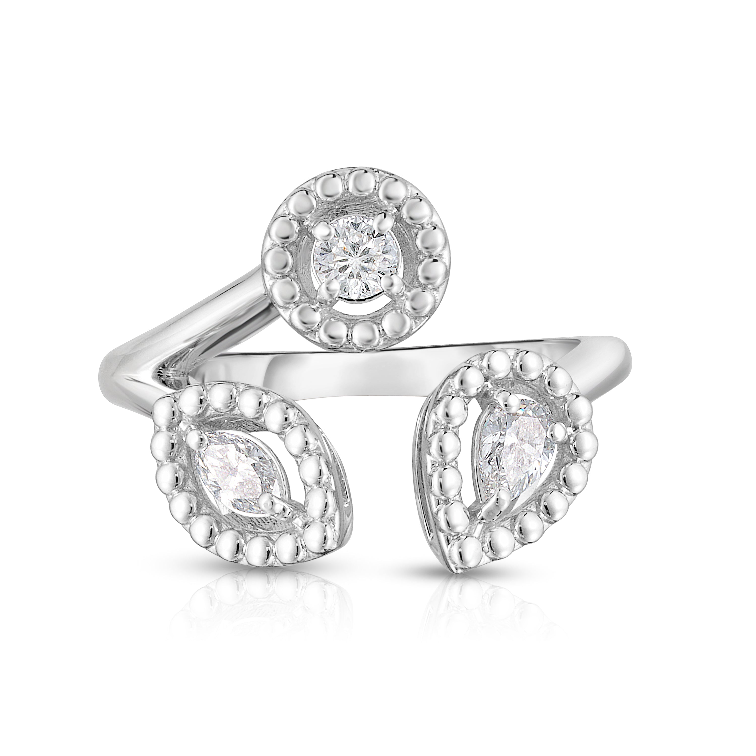 18K WHITE GOLD DOLCETTO THREE STONE DIAMOND RING