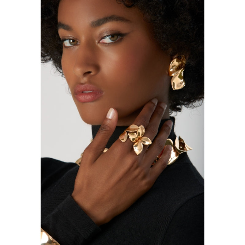 Giardini Segreti Five Leaves Medium Flower Ring in 18K Rose Gold.