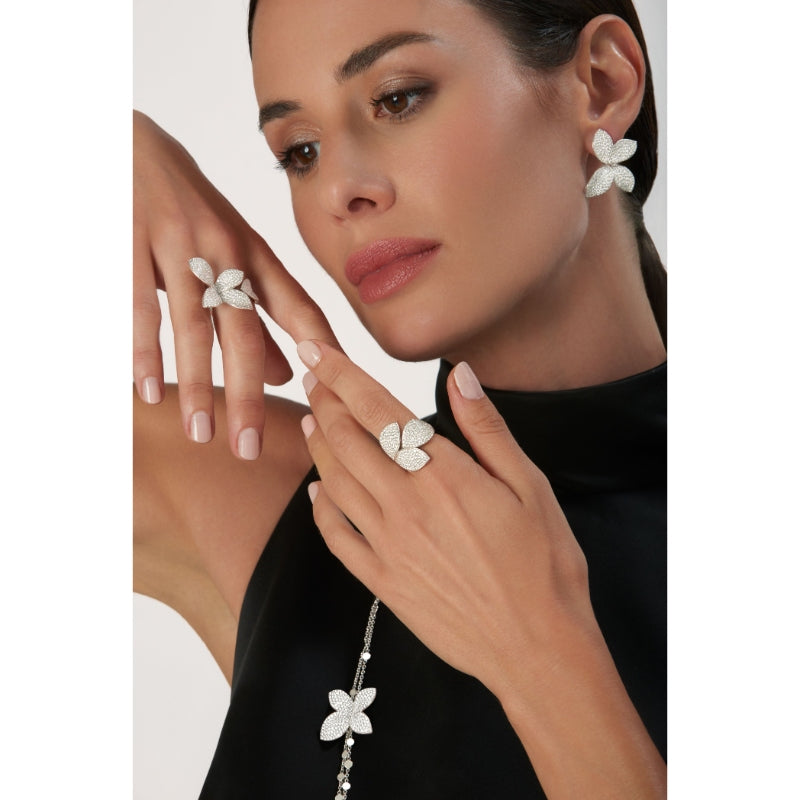 Giardini Segreti Medium Flower Earrings in 18K White Gold with White Diamonds.