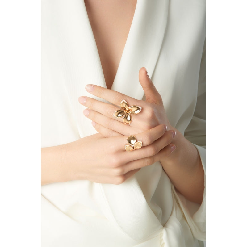 Giardini Segreti Ring in 18K Rose Gold with White Diamonds.