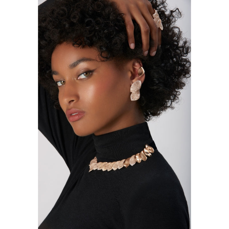 Aleluiá Earrings in 18K Rose Gold with White and Champagne Diamonds.