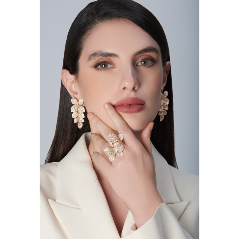 Giardini Segreti Ring in 18K Rose Gold with White and Champagne Diamonds.