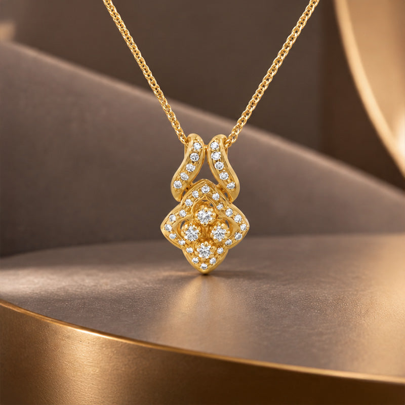 Elegant 18K Gold Diamond Pendant