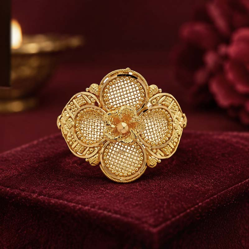 Elegant 22k Yellow Gold Ring Size 8 Perfect for Everyday Wear