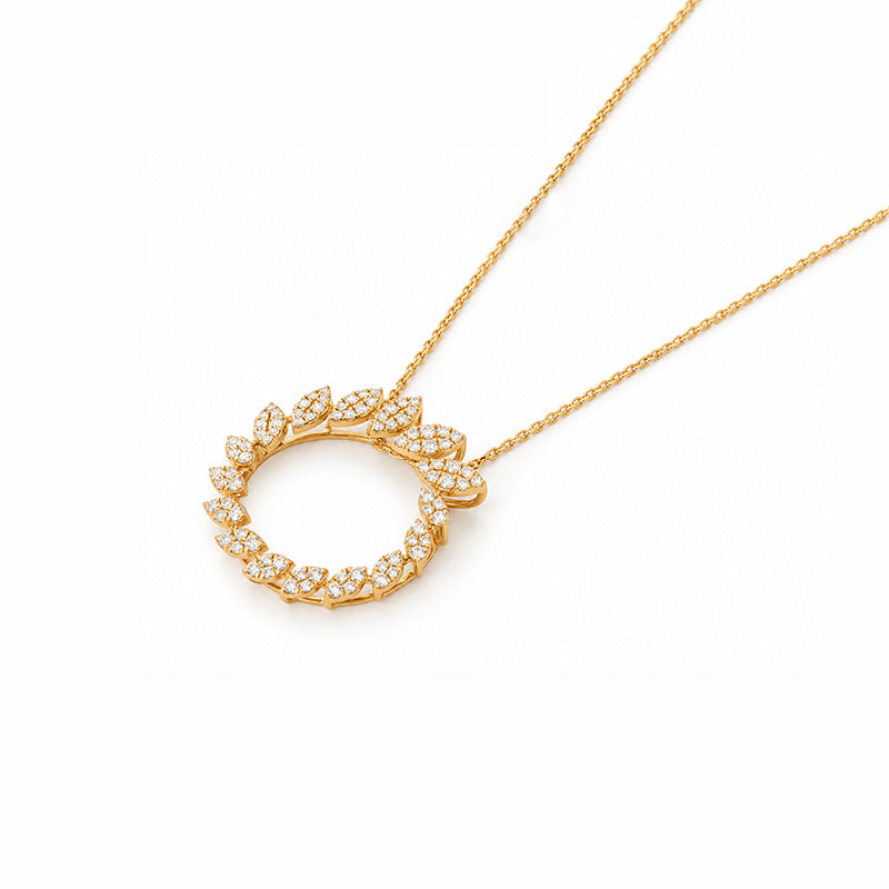 Elegant 18K Yellow Gold Necklace with Sparkling Diamonds for Daily Wear