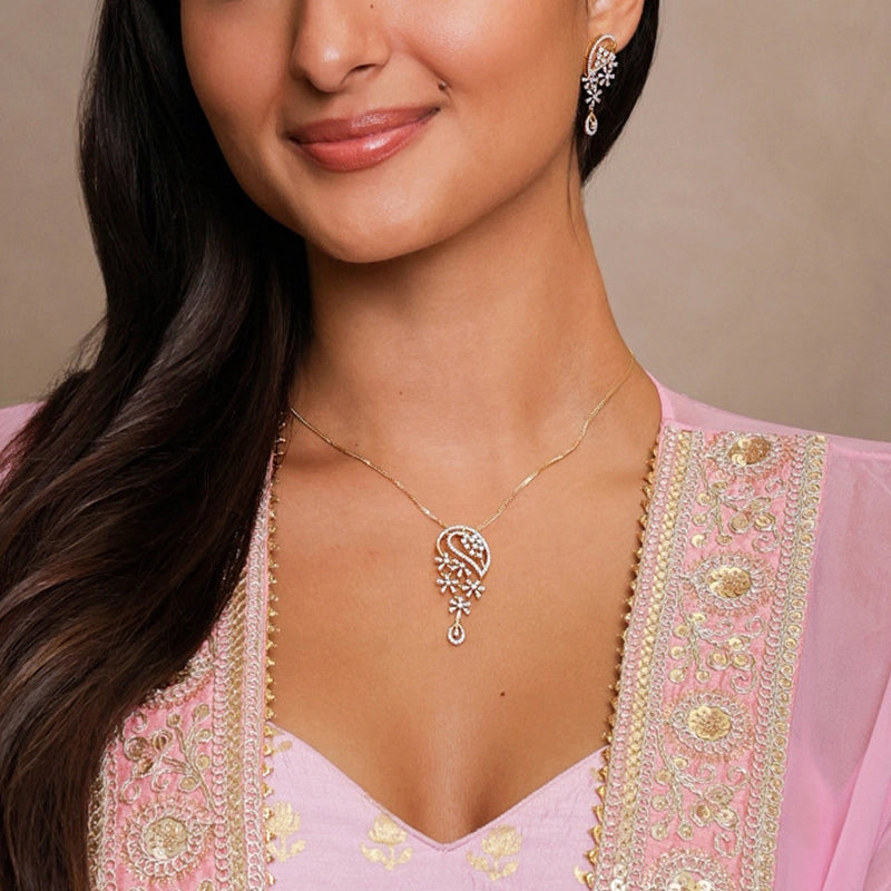 Elegant 18k Yellow Gold Pendant Set with Sparkling Diamonds and 16 Inch Chain