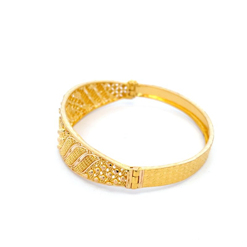 Elegant 22K Yellow Gold Bangle for Women, Timeless Design, Everyday Wear Accessory
