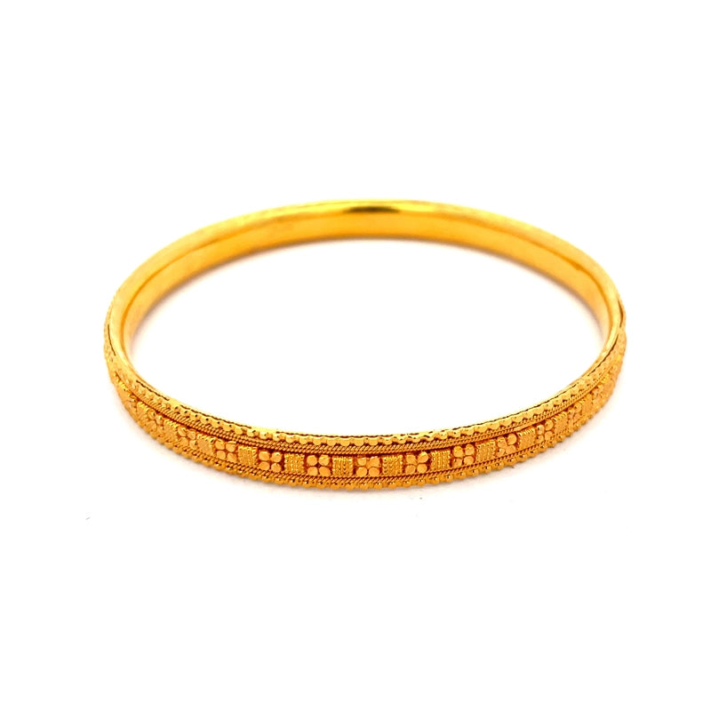 Elegant Pair of 22K Yellow Gold Bangles - Size 2.6