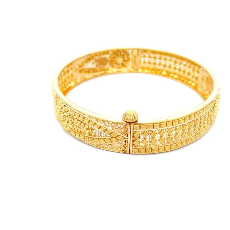 Beautiful 22K Yellow Gold Free Size Ladies Bangle Pair with Side Screw Opening