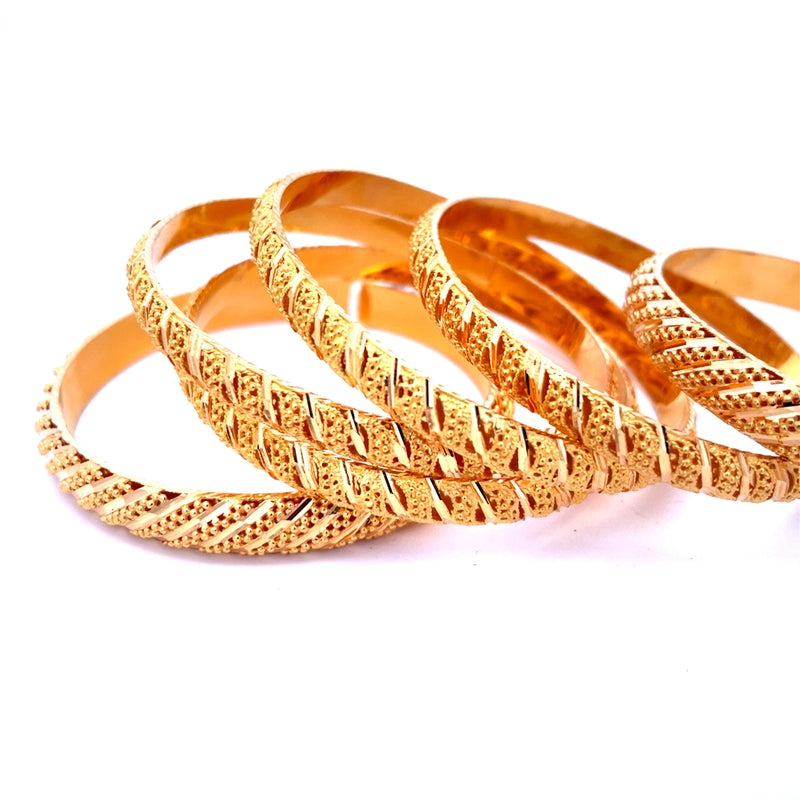 Elegant 22K Yellow Gold Bangle Set with Intricate Detailing Size 2.5