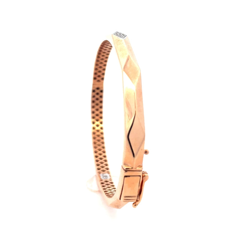 Elegant 18K Rose Gold Bangle Bracelet with a Simple and Timeless Design for Women