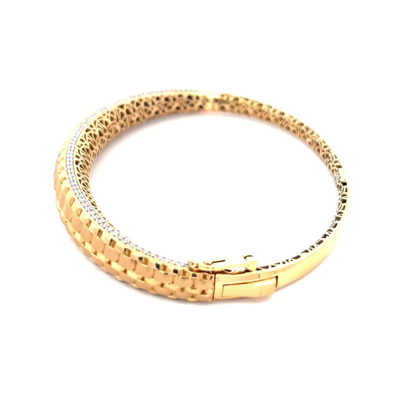 Elegant 18K Yellow Gold Bangle Bracelet for Women with Polished Finish