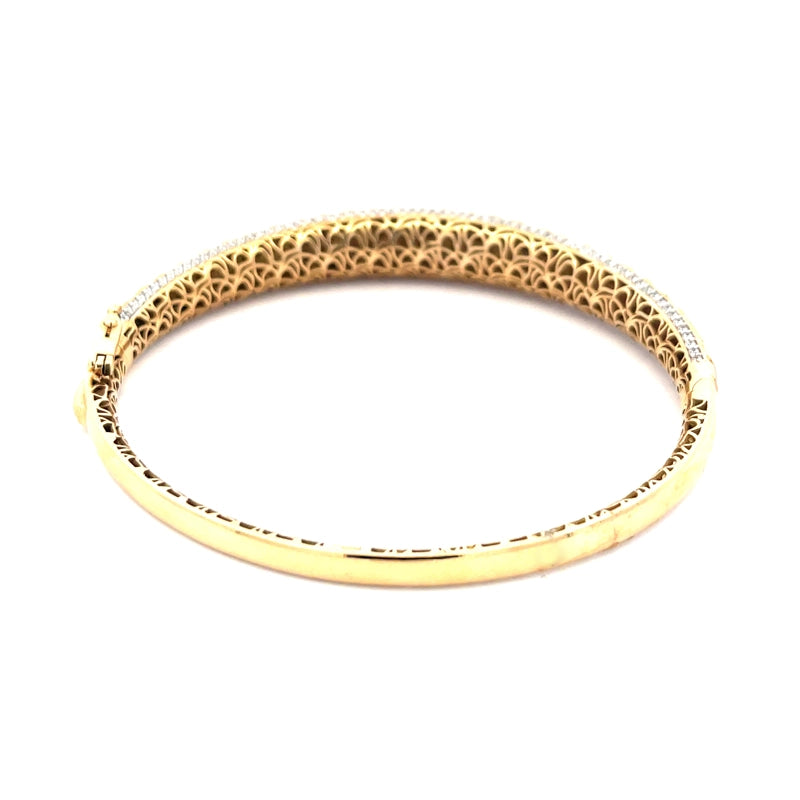 Elegant 18K Yellow Gold Bangle Bracelet for Women with Polished Finish
