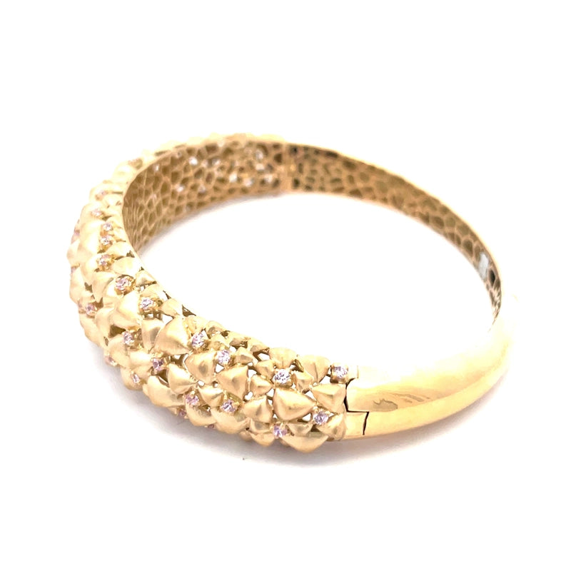 Elegant 18K Yellow Gold Textured Bangle Bracelet for Women Beautiful Everyday Wear