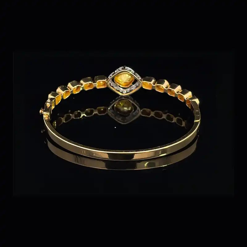 Stunning Yellow Gold bangle with uncut diamonds