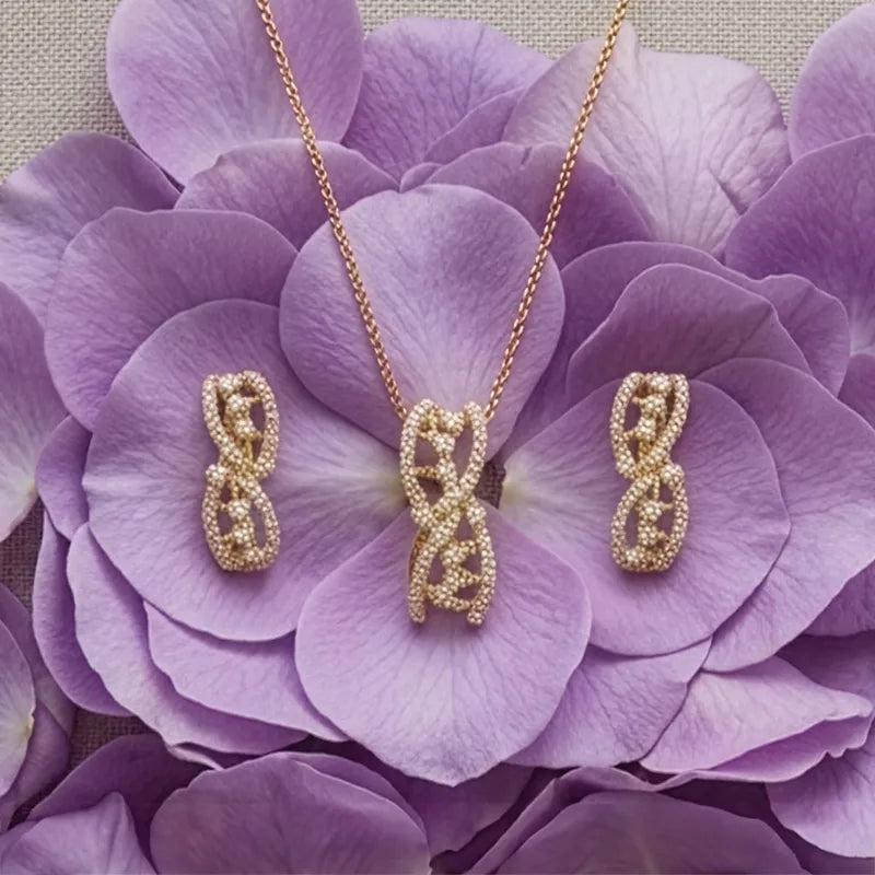 Spiral Gold Diamond Pendant Set