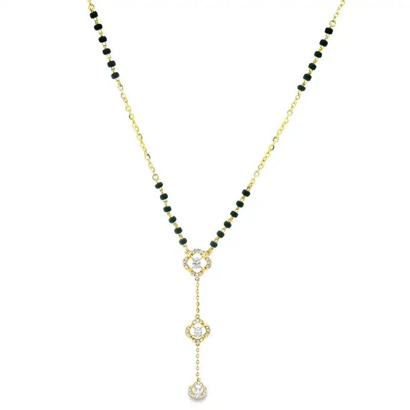 Elegant 18K Yellow Gold Necklace with a Sparkling Diamond Accent