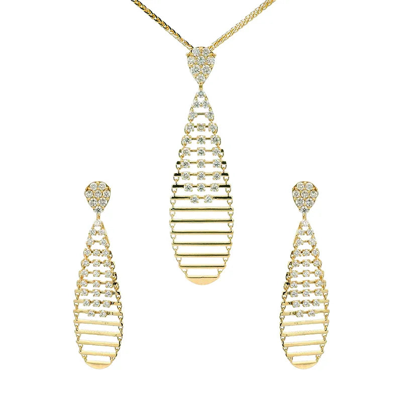Elegant Gold Diamond Pendant Set