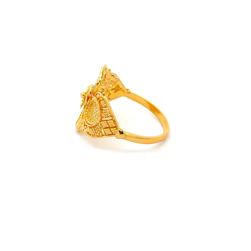 Elegant 22k Yellow Gold Ring Size 8 Perfect for Everyday Wear