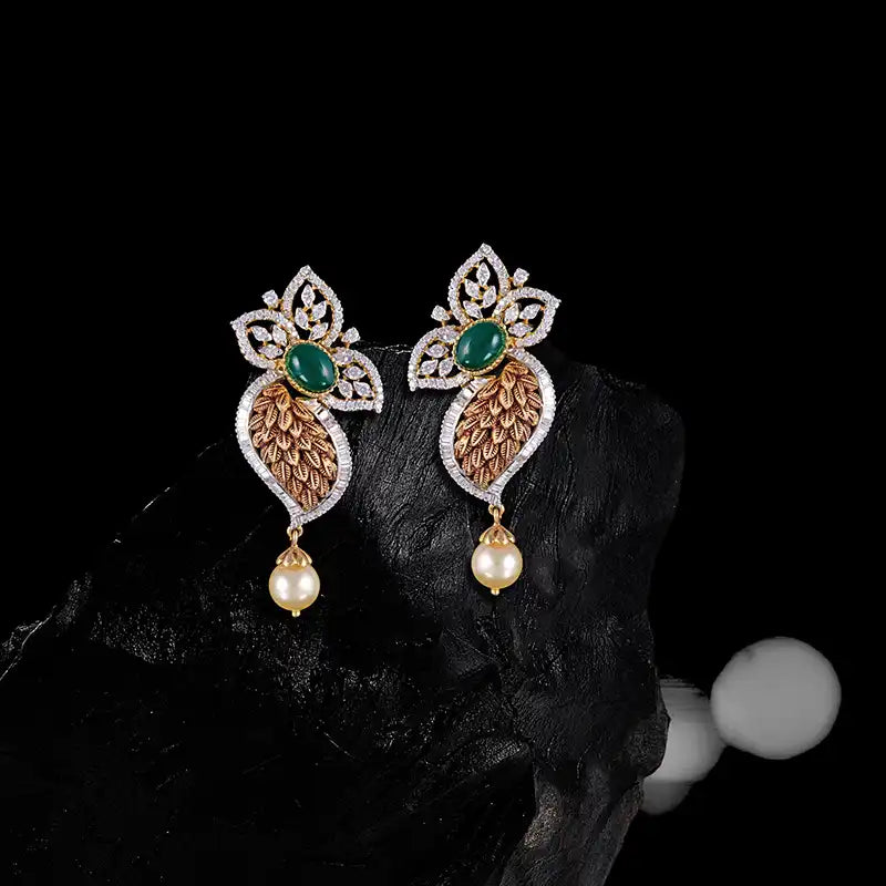 Emerald Diamond Necklace Set in 18K Gold