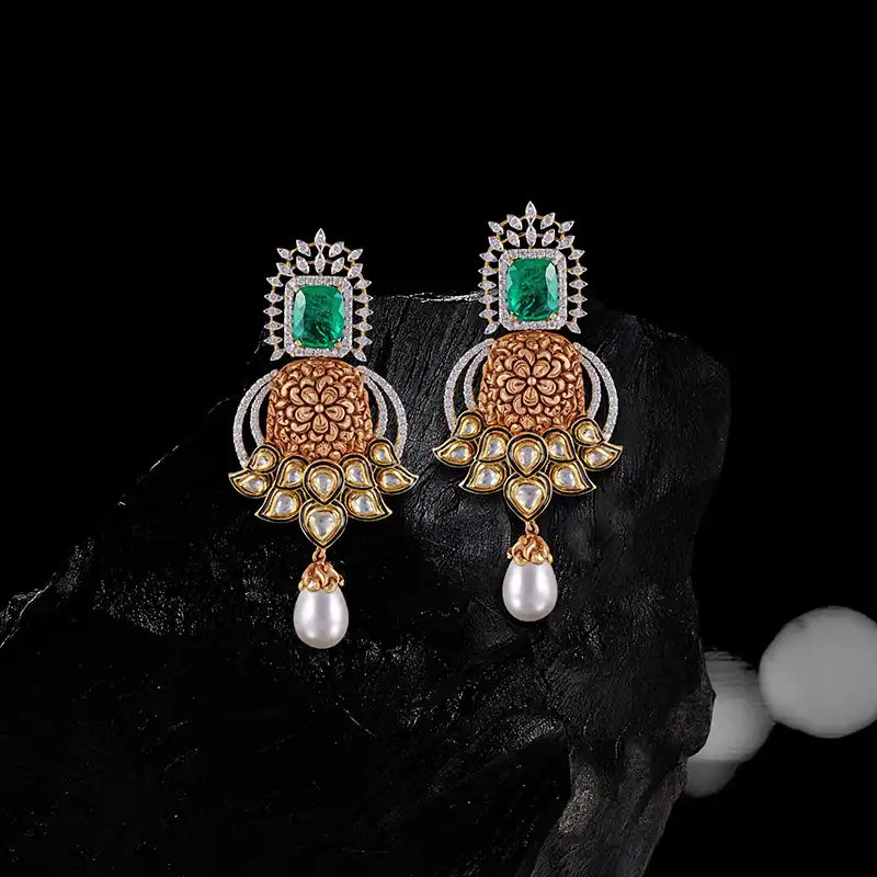 Emerald Diamond Necklace Set in 18K Gold