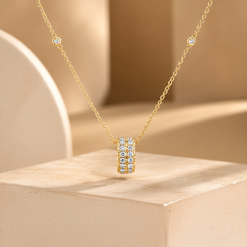 Daily wear Necklace in 18K Gold and Diamonds