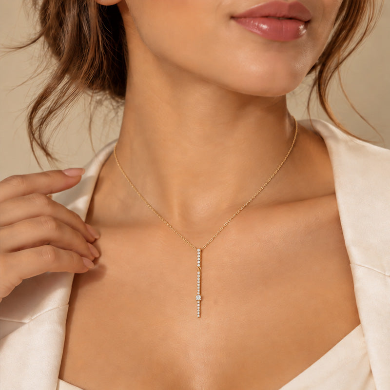 Elegant Gold Pendant Necklace