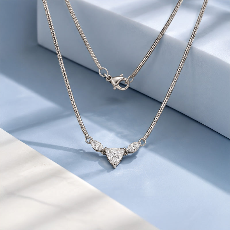 18K White Gold Necklace Diamond Wt. 0.7 ct.tw. VVS Clarity, F Color