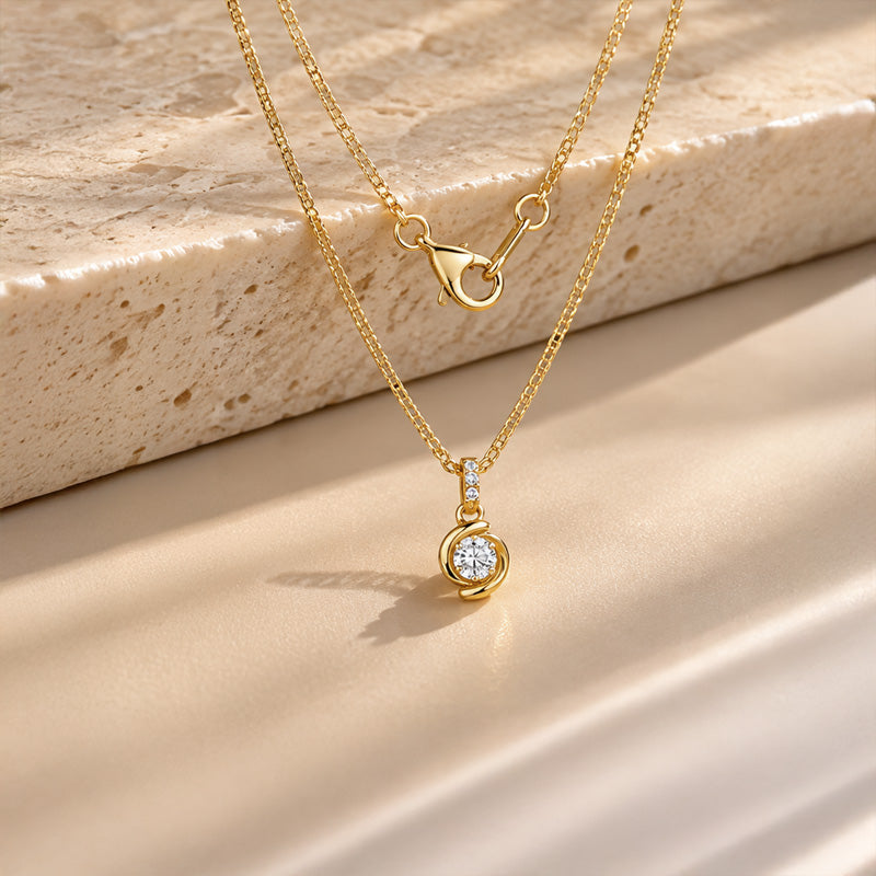 18K Yellow Gold Diamond Necklace with 4 Diamonds