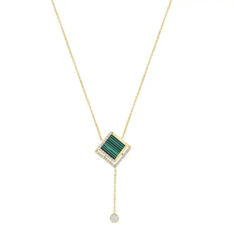 Pendant Set in Gold and Diamonds