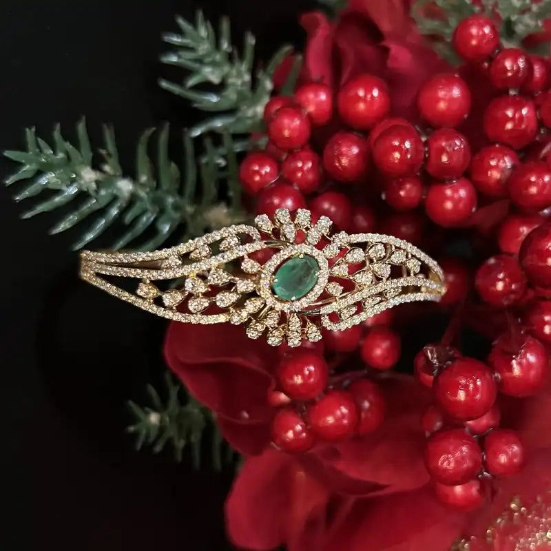 Exquisite Diamond and Emerald Bangle Bracelet