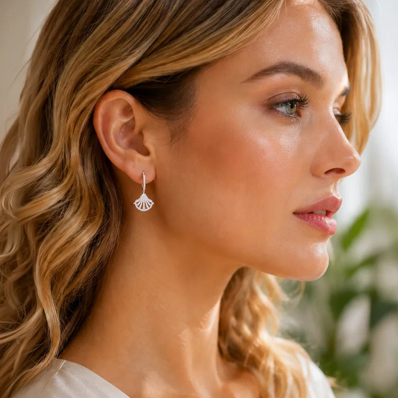 18K White Gold Dangling Earrings