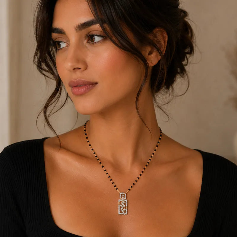 Dainty 18K Gold Diamond Pendant Necklace with Subtle Brilliance
