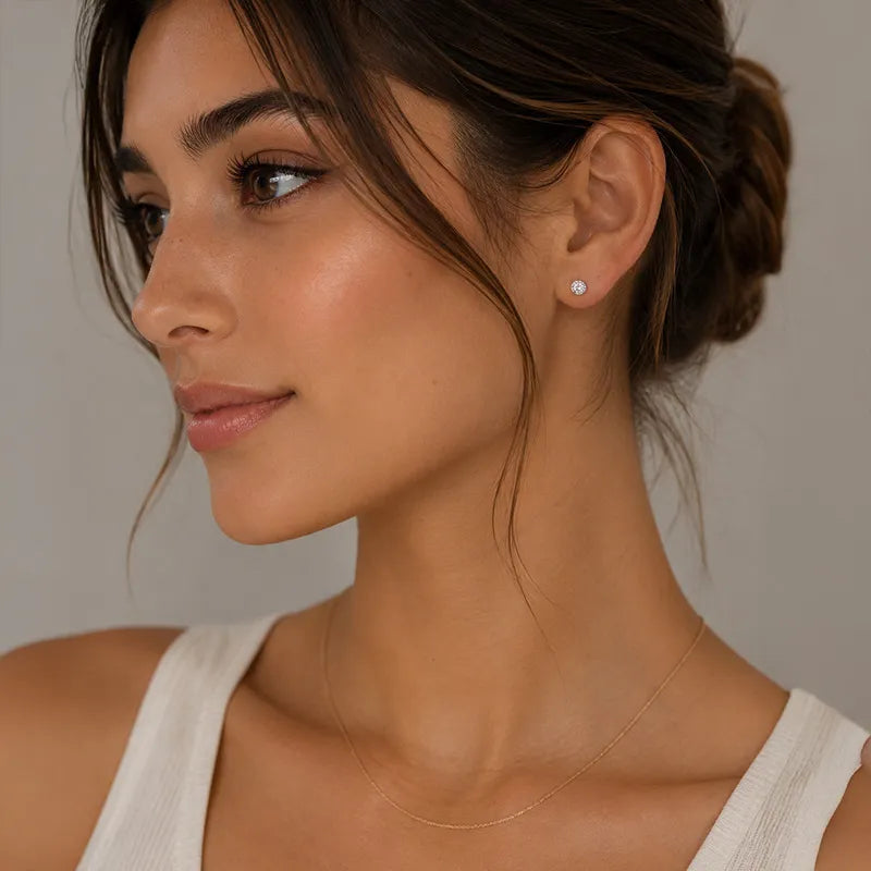 18K White Gold Diamond Simple Stud Earrings