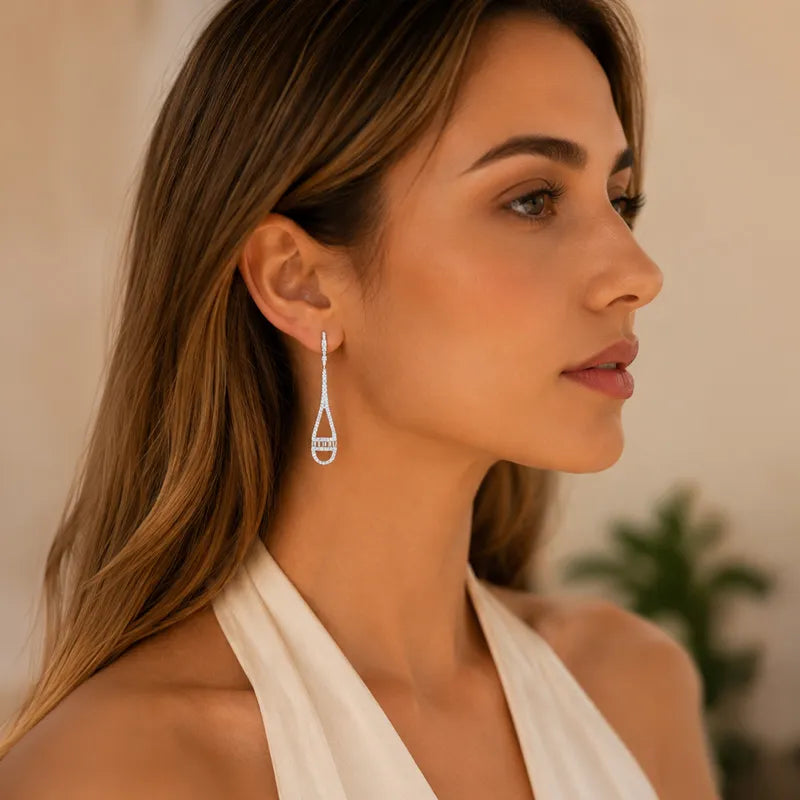Hanging Earrings in 18K White Gold