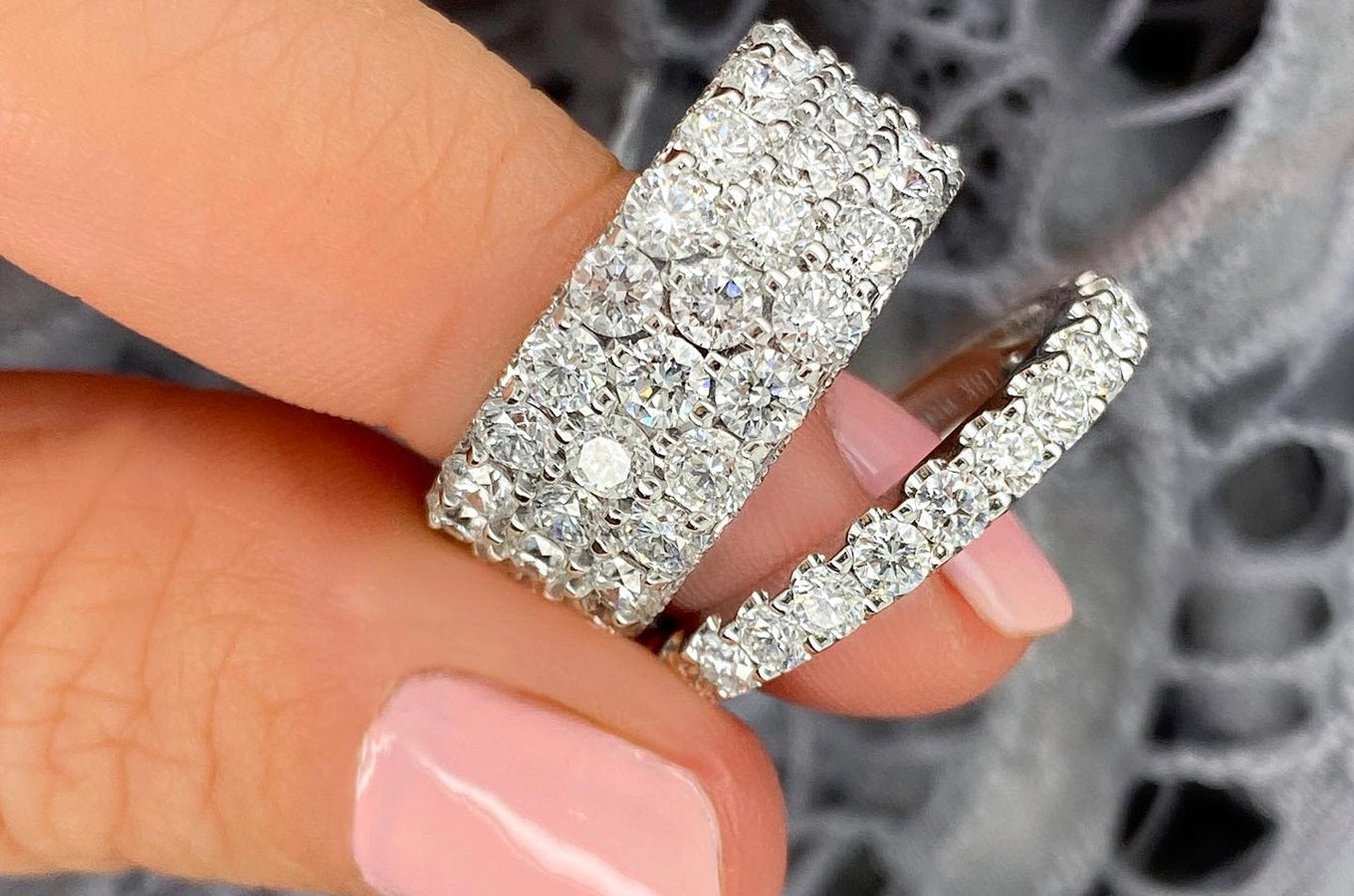 Should You Select a Traditional Style Wedding Ring or a Modern One?