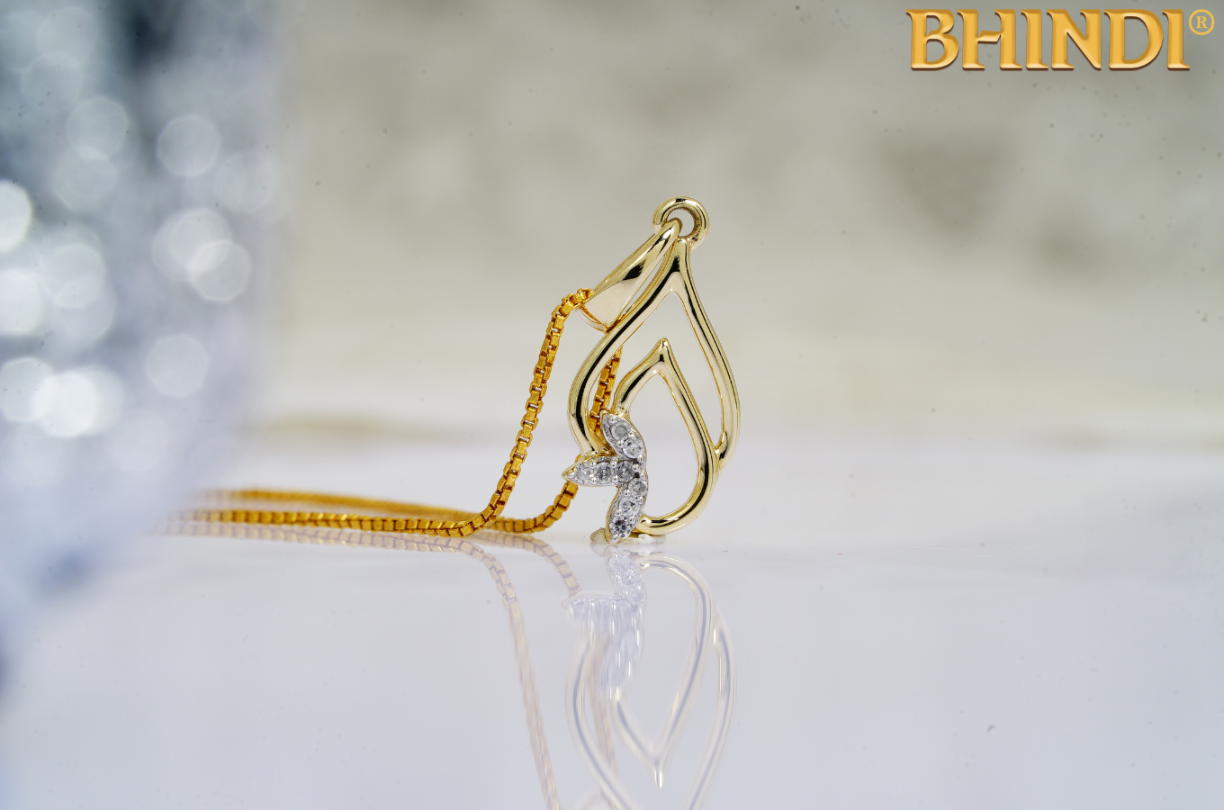 6 Meaningful Gift Ideas for This Graduation Season: Diamond Pendants Edition