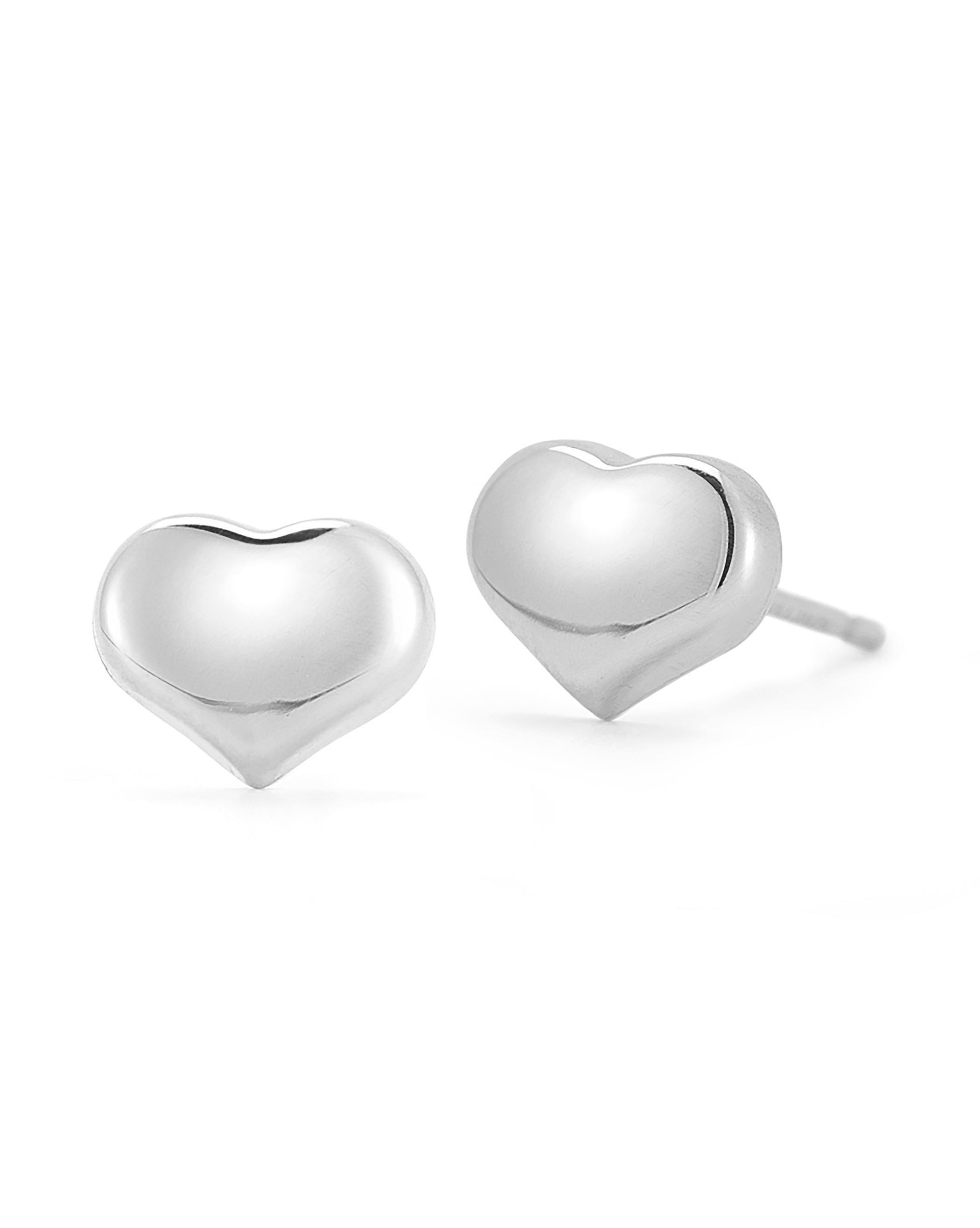 18K WHITE GOLD TINY TREASURES HEART STUD EARRINGS