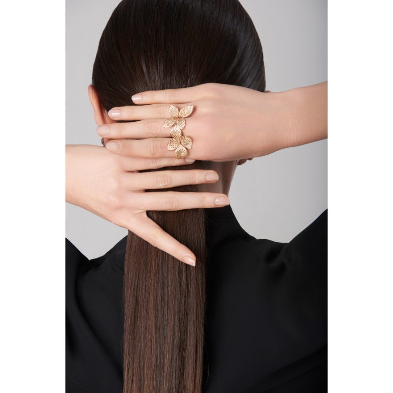 Giardini Segreti Three Leaves Flower Ring in 18K Rose Gold with White and Champagne Diamonds.