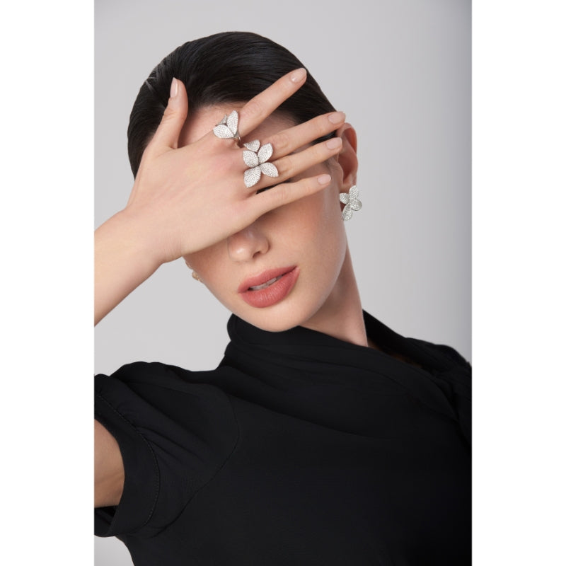 Giardini Segreti Three Leaves Ring in 18K White Gold with White Diamonds.