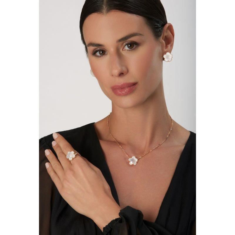 Bon Ton Necklace in 18K Rose Gold with Milky Quartz and White Diamonds.