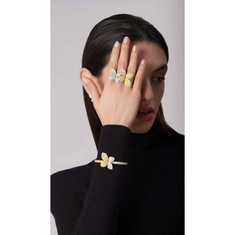 Giardini Segreti Aura Double Flower Ring in 18K White and Yellow Gold with White and Fancy Yellow Diamonds.