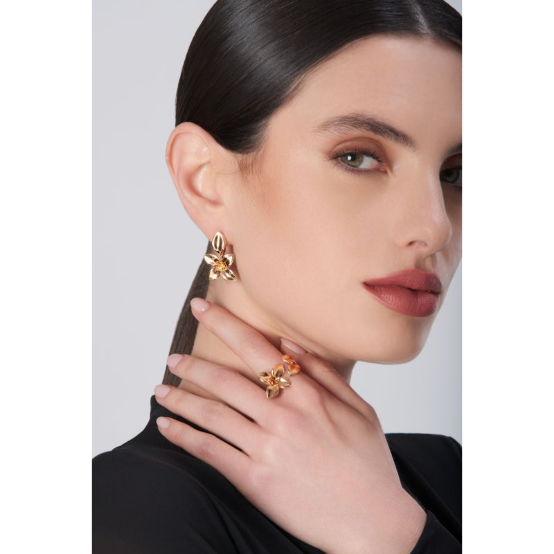 Giardini Segreti Five Leaves Small Earrings in 18K Rose Gold with White Diamonds.