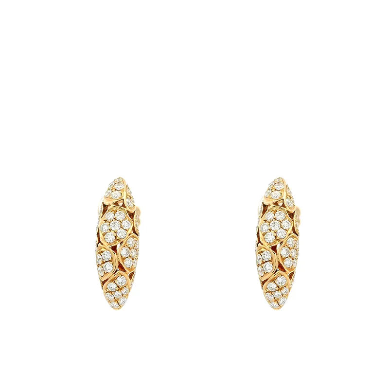 Elegant Gold Pendant Set with Diamonds