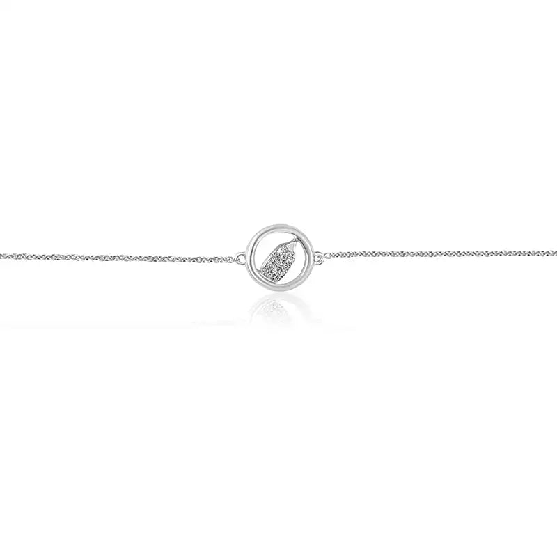Elegant 18K White Gold Baby Bracelet with Delicate Diamond Charm for Little Girls