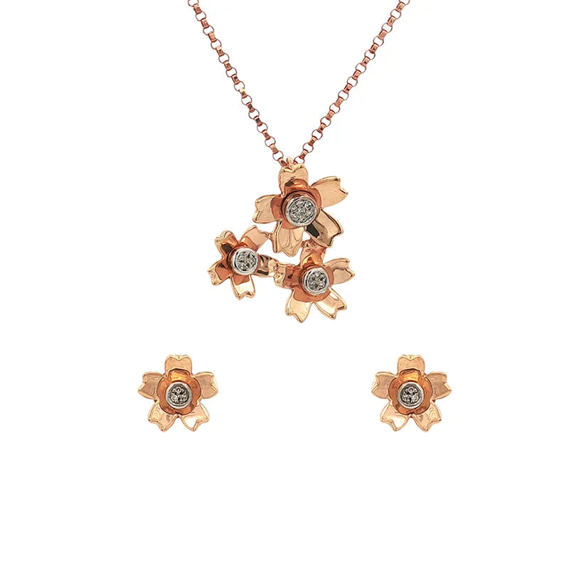 Elegant 18K Rose Gold Floral Pendant with Sparkling Diamonds for a Touch of Beauty