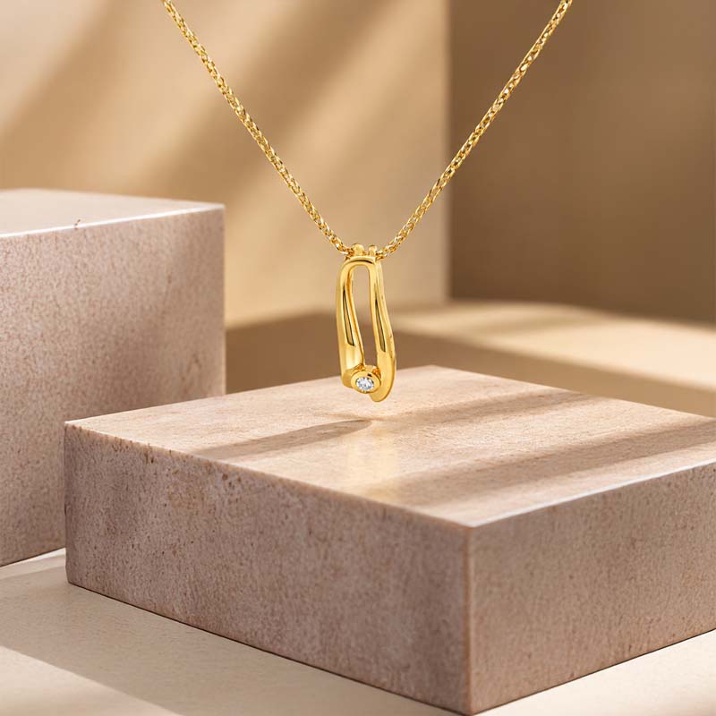 Minimalist 18K Gold Diamond Pendant