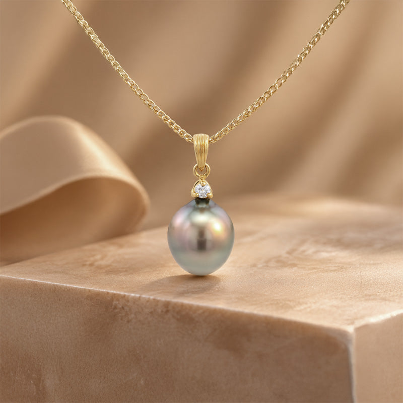 18K Gold Diamond Pendant