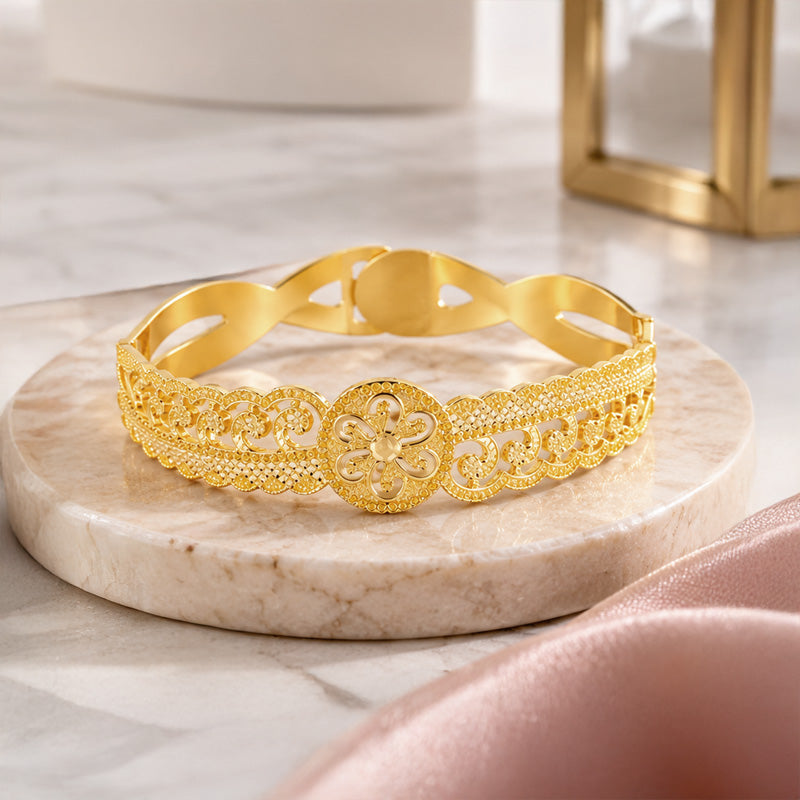 Elegant 22K Yellow Gold Bangle with Intricate Cutout Pattern for Women