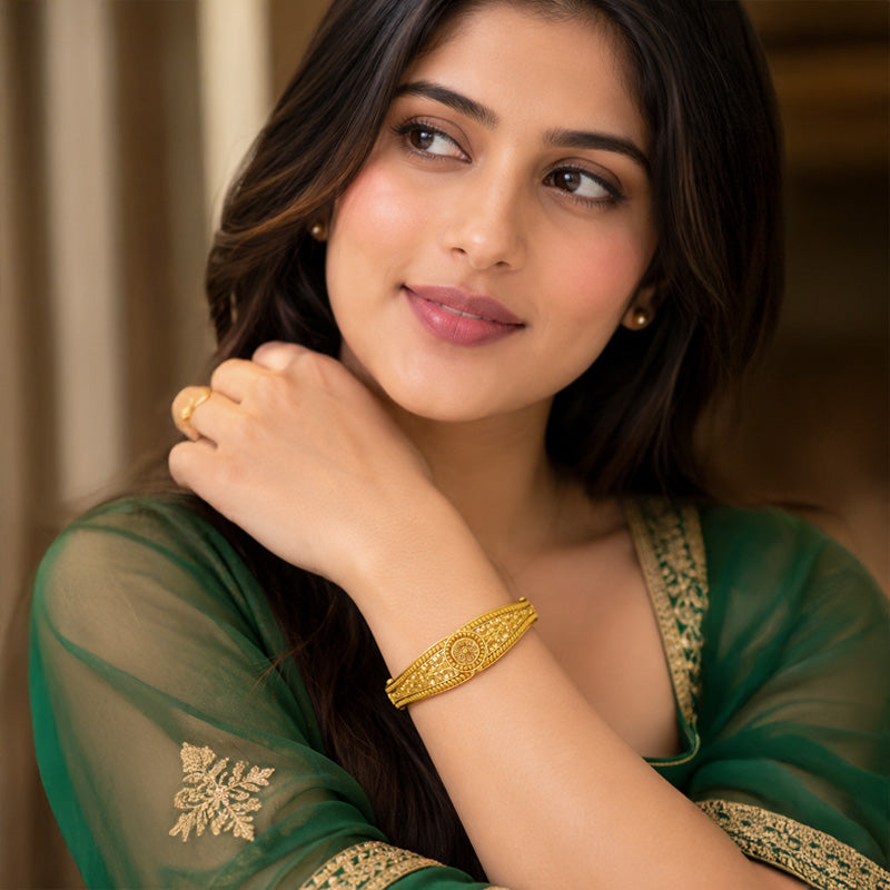 Elegant 22K Yellow Gold Ladies Bangle for Everyday Style and Special Occasions